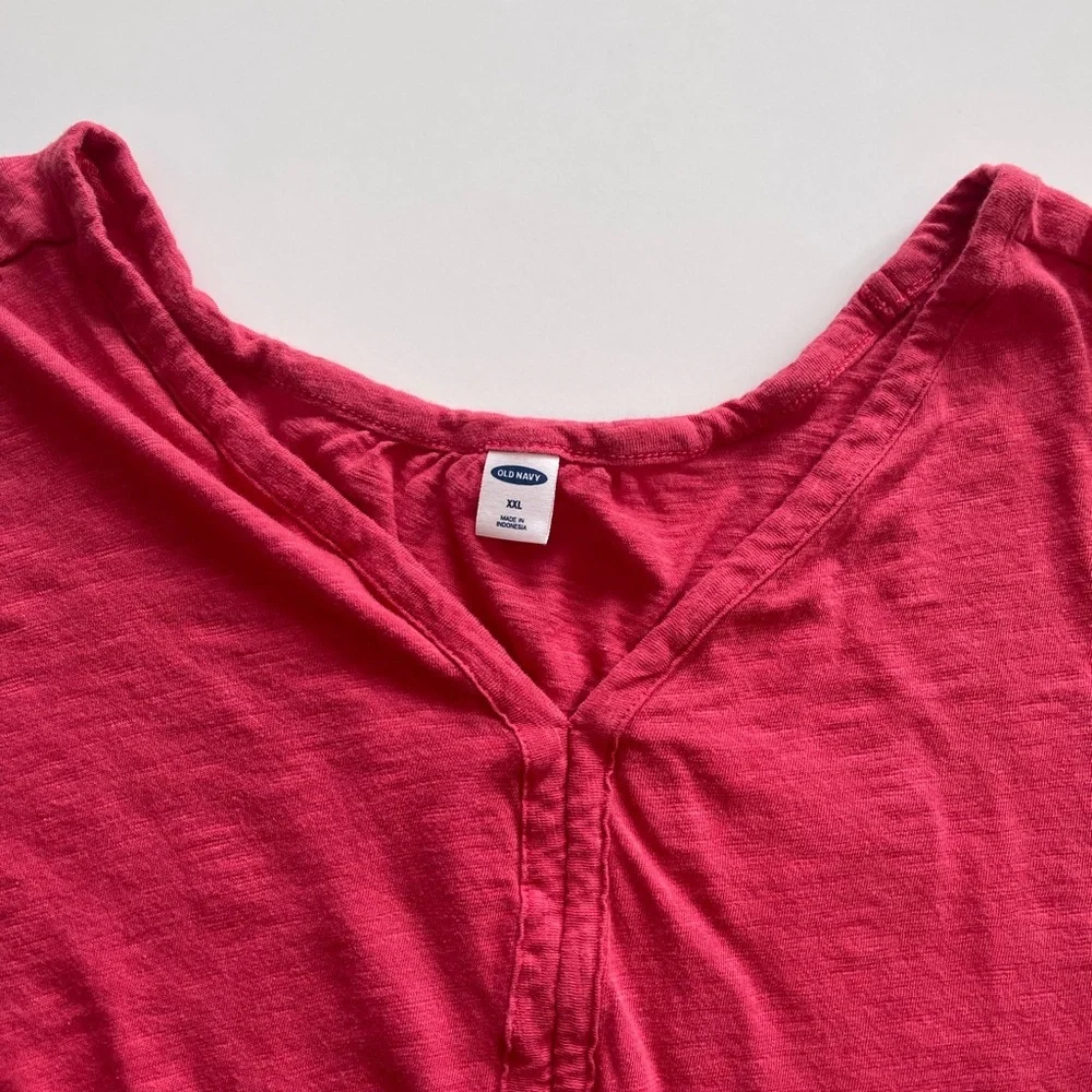 Old Navy Short Sleeve V-Neck Flutter Sleeve Top in Coral - Picture 4 of 5